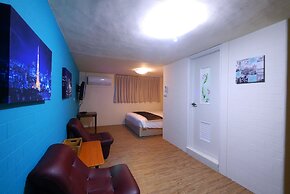 Traveler Station