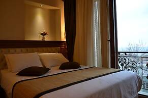 Seven Days Hotel