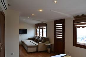 Seven Days Hotel