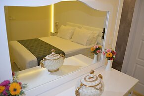 Seven Days Hotel
