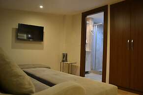Seven Days Hotel