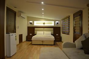Seven Days Hotel