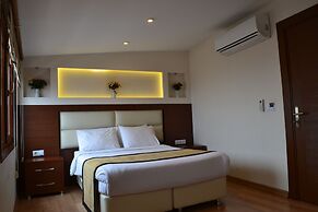 Seven Days Hotel