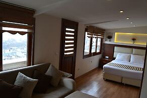 Seven Days Hotel