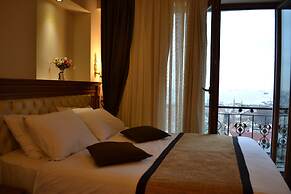 Seven Days Hotel