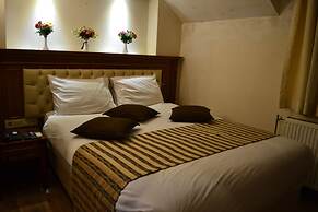 Seven Days Hotel