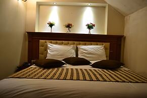 Seven Days Hotel