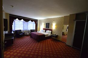Hizel Hotel