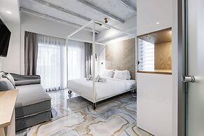 Blue Carpet Luxury Suites