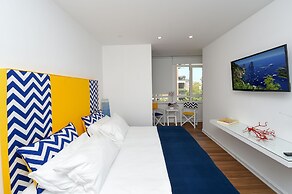 Casa Pantone