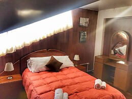 Del Niño Apartments
