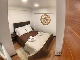 Del Niño Apartments