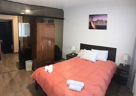 Del Niño Apartments