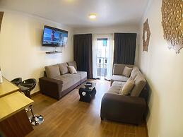 Del Niño Apartments