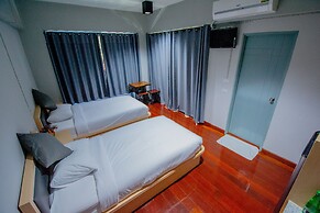 Na Siri Lakeview