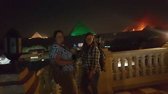 Royal pyramids Inn