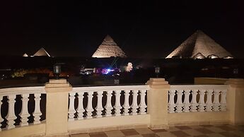 Royal pyramids Inn