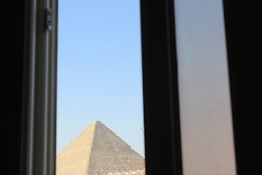 Royal pyramids Inn