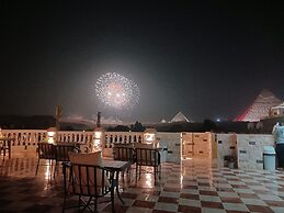 Royal pyramids Inn
