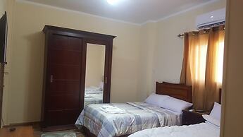 Royal pyramids Inn