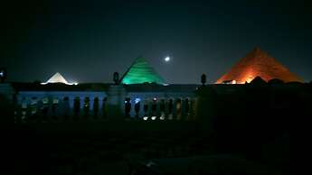 Royal pyramids Inn