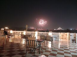 Royal pyramids Inn