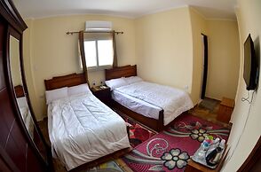 Royal pyramids Inn