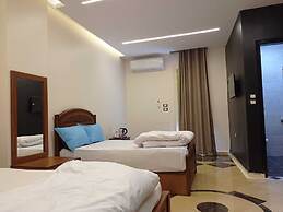 Royal pyramids Inn