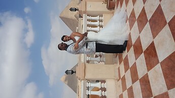 Royal pyramids Inn