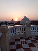 Royal pyramids Inn