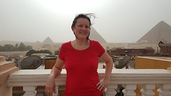 Royal pyramids Inn