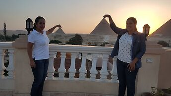Royal pyramids Inn