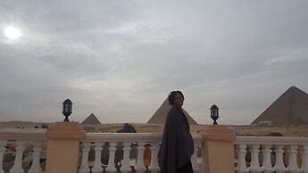 Royal pyramids Inn