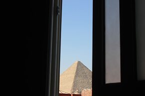 Royal pyramids Inn
