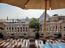 Royal pyramids Inn
