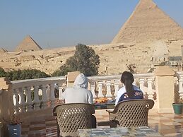 Royal pyramids Inn