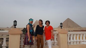 Royal pyramids Inn
