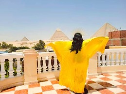 Royal pyramids Inn