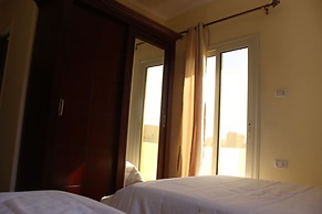 Royal pyramids Inn