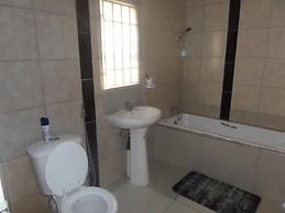 Tshedza Guest House
