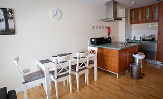 Toothbrush Apartments - Central Ipswich
