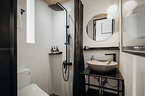 Just Inn - City Hall