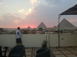 Happy days pyramids inn