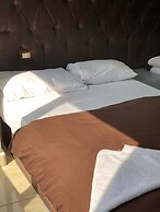 Happy days pyramids inn