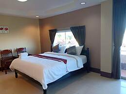 Submukdaphoomplace Hotel