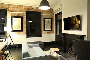 Hollidge House Apartments