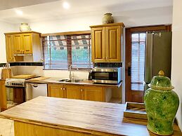 Hollidge House Apartments