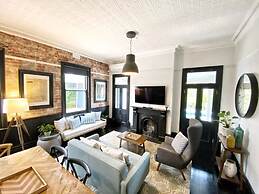 Hollidge House Apartments
