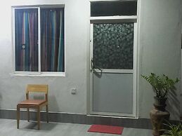 Araliya White House