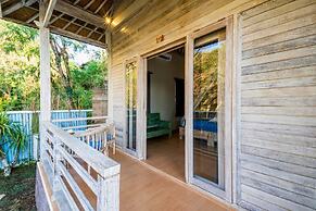 Songlambung Beach Huts